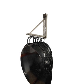Colgador de paellas desplegado