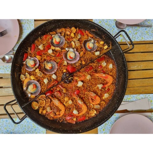 Paella multigusto de fideua y paella de marisco