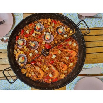 Paella multigusto de fideua y paella de marisco