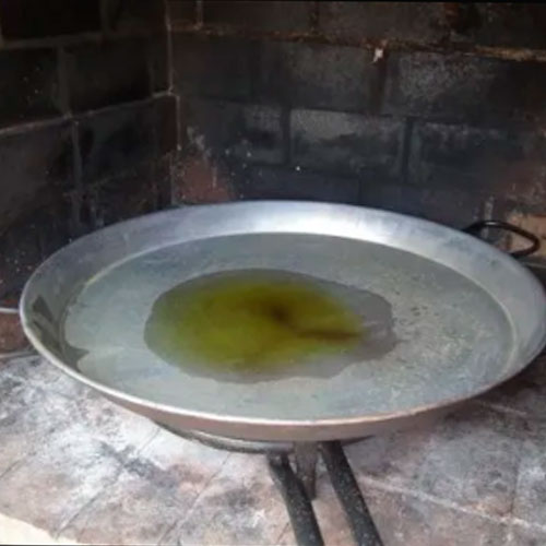 1. - Calentando el aceite