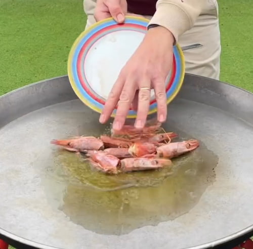 1.- Sofreimos los fideos