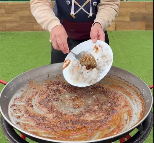 5.- Ralla los tomates