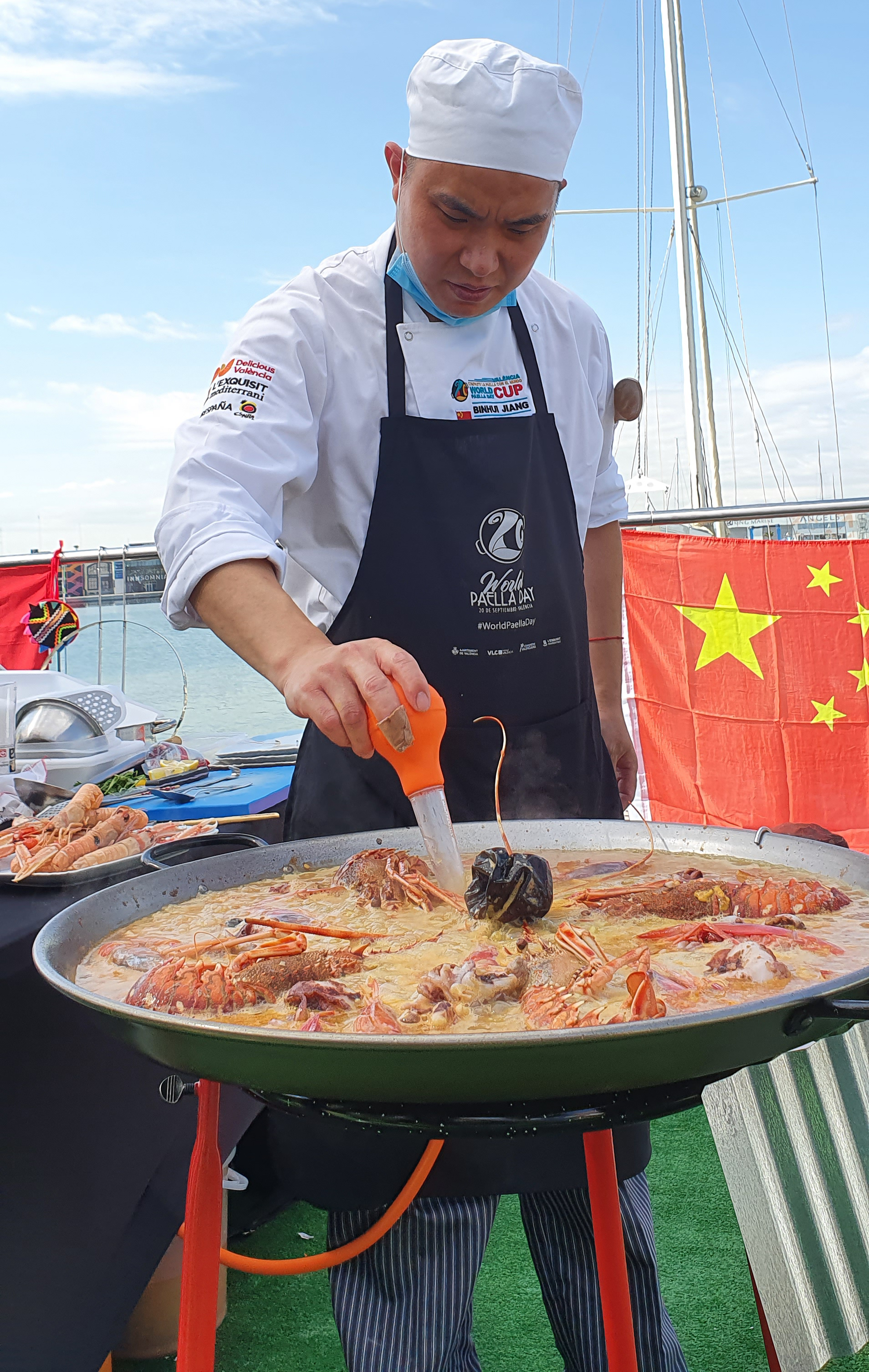 Pipette de cuisine pour paella vous pouvez retirer l'excès de bouillon