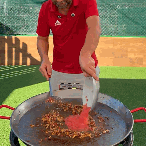 5.- Ralla los tomates