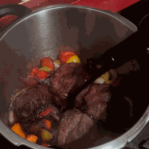 1.- Cortar y sofreír la cebolla