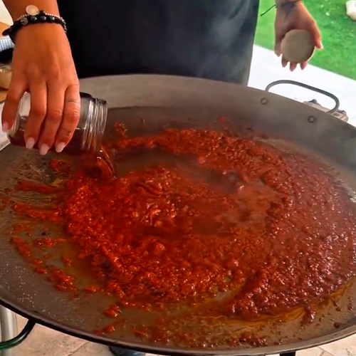 5.- Ralla los tomates