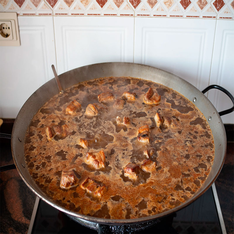 8.- Colocar todo el marisco