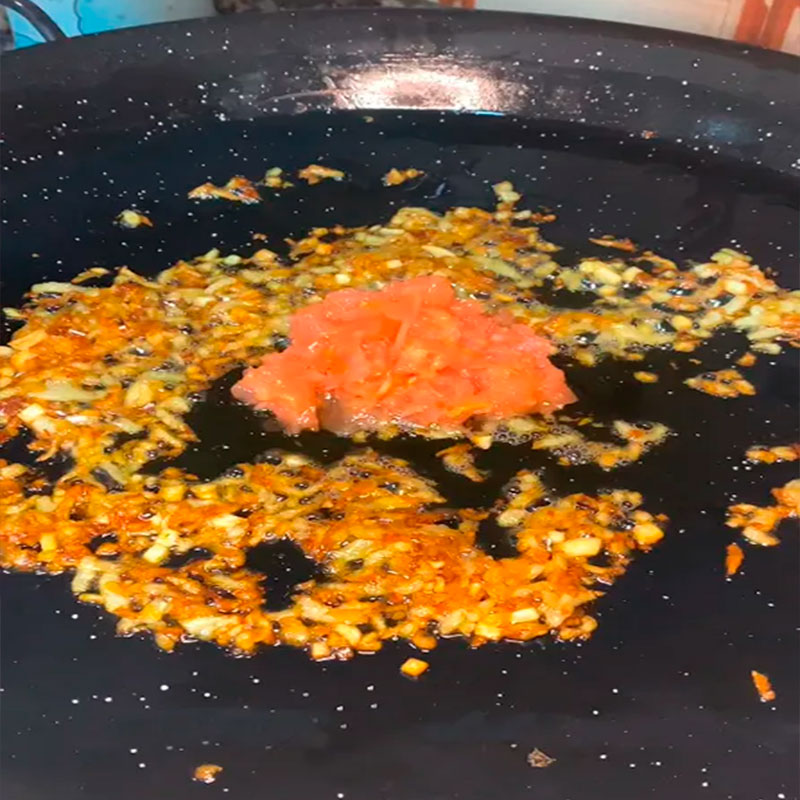 3- Sofreír tomate