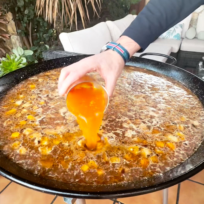 11.- Añadir el caldo la infusión y a cocer