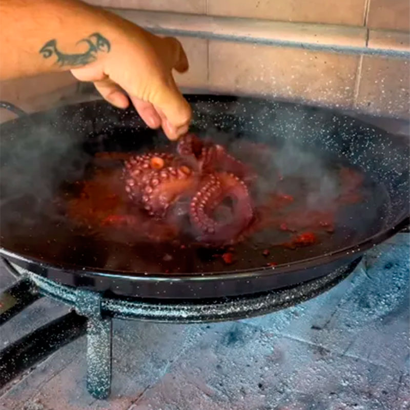 2.- Sofreir sobresada con pulpo