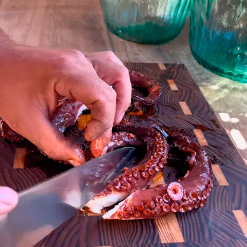 8.- Cortar el pulpo