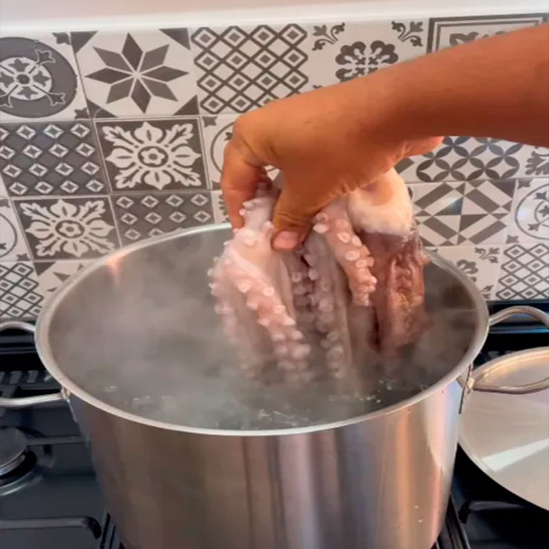 1.- Cocer el pulpo