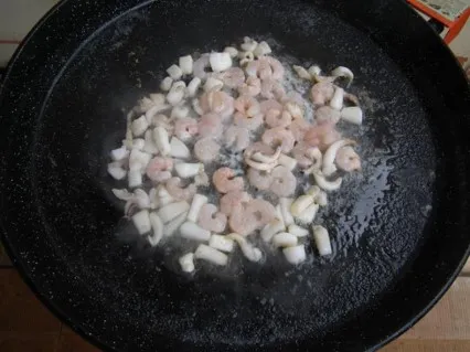 3.- Sofriendo las gambas