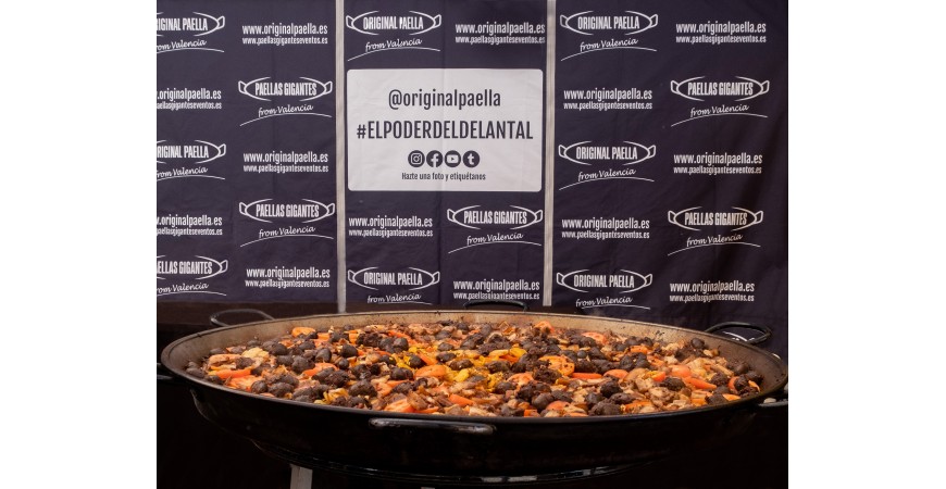 Receta de @originalpaella: Arroz al horno en paella para 200 personas