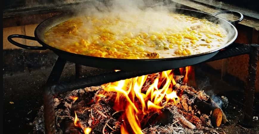 Cómo evitar una paella quemada: Causas y soluciones
