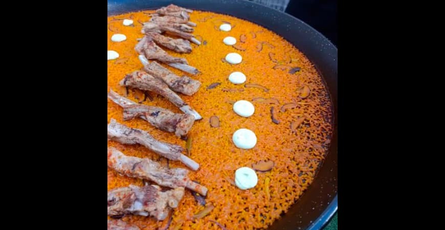 Receta de @virycheff: Arroz de costilla ibérica, ajos tiernos y shitake con alioli provenzal