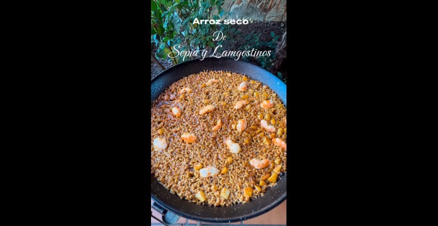 Receta de @fanaticook: Arroz seco con sepia y langostinos